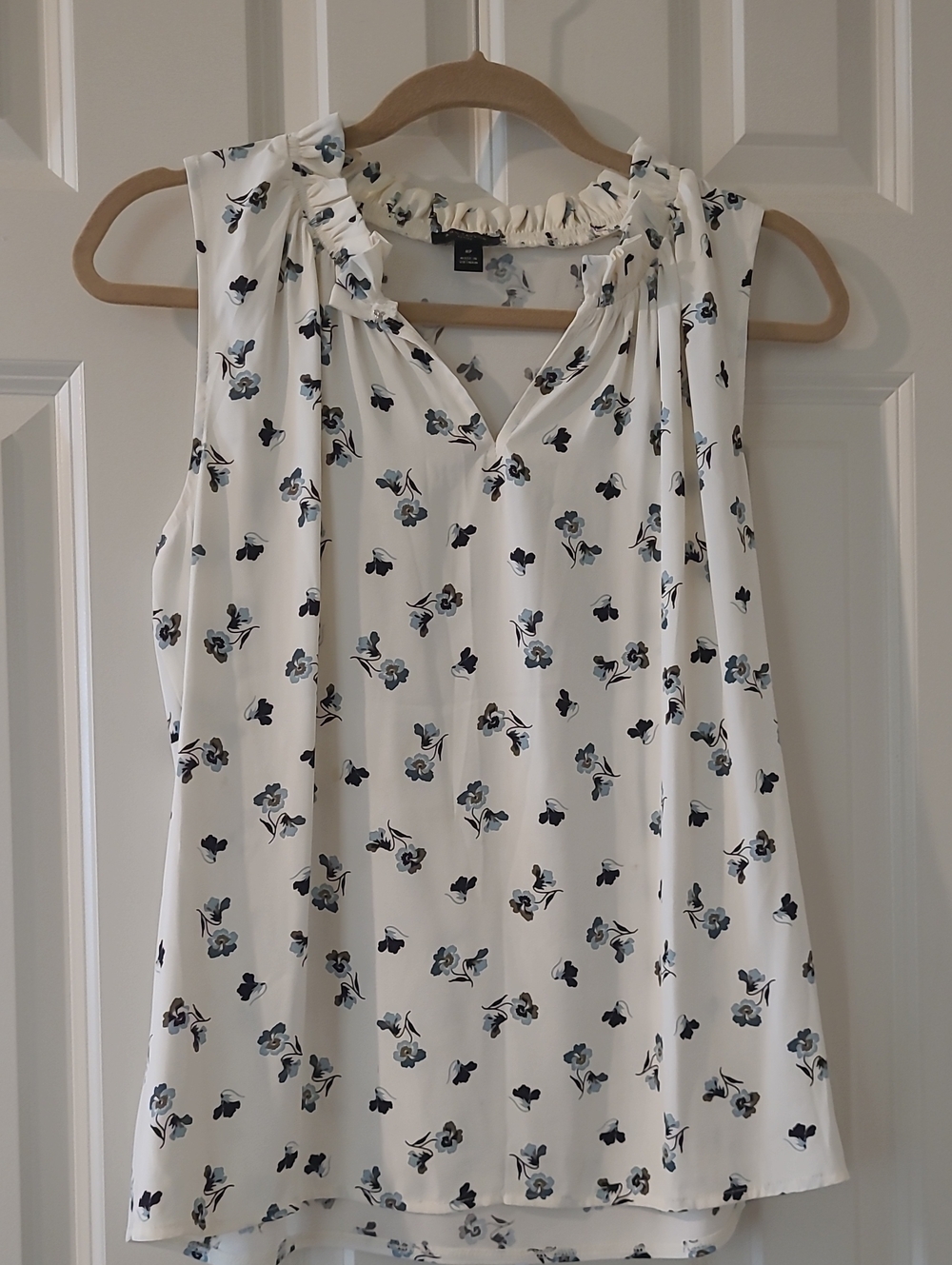 Ann Taylor White Floral Ruffle-Neck Sleeveless Camisole